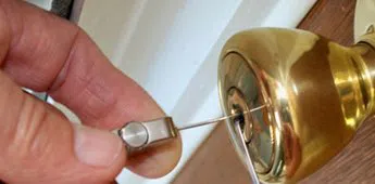 Miami Master Locksmith Miami, FL 305-894-9383 - rekeying-locks